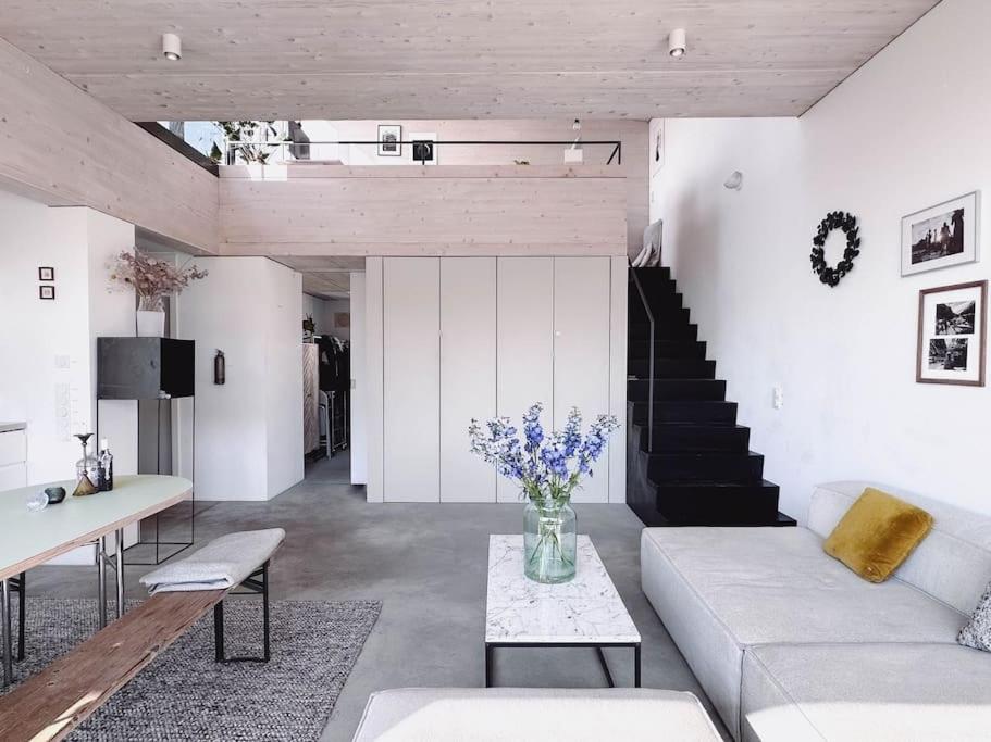 Architect's Penthouse With Rooftop In Kreuzberg * Berlijn